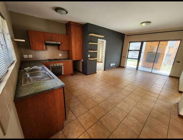 2 BEDROOM TOWNHOUSE FOR SALE IN RYNFIELD